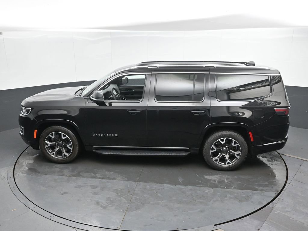 Used 2024 Jeep Wagoneer Series III AWD/4WD image 39