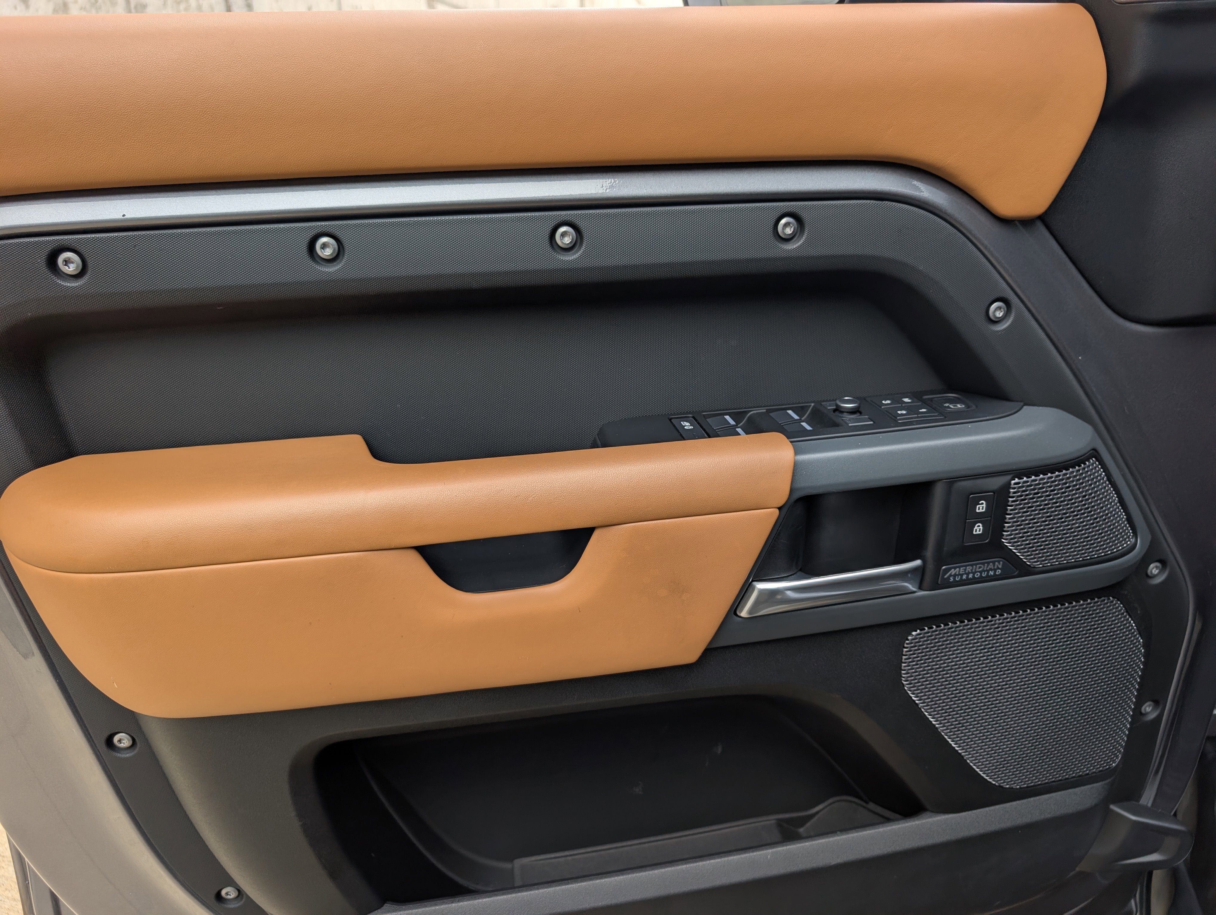 Used 2020 Land Rover Defender 110 X image 17