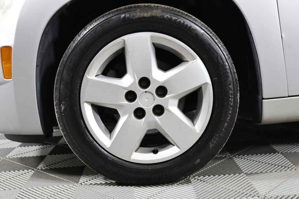 Used 2010 Chevrolet HHR LT image 9
