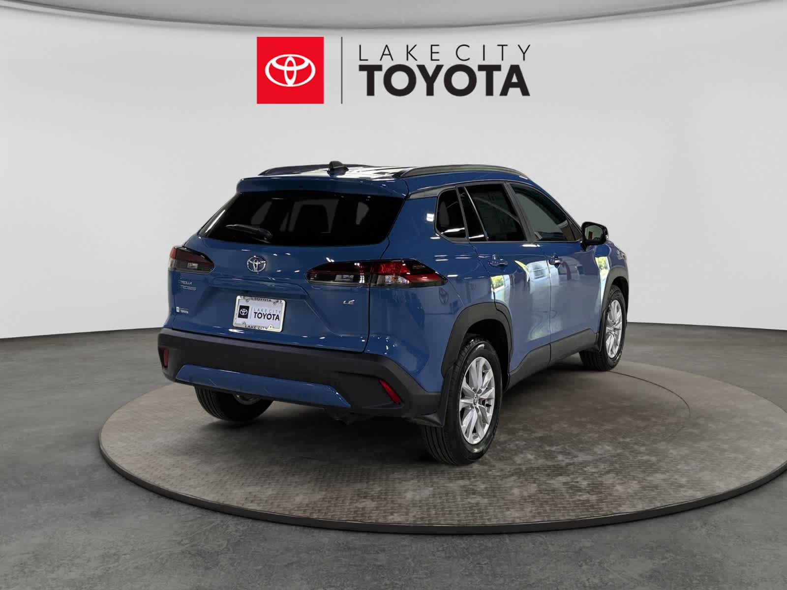 Used 2026 Toyota Corolla Cross LE FWD image 9