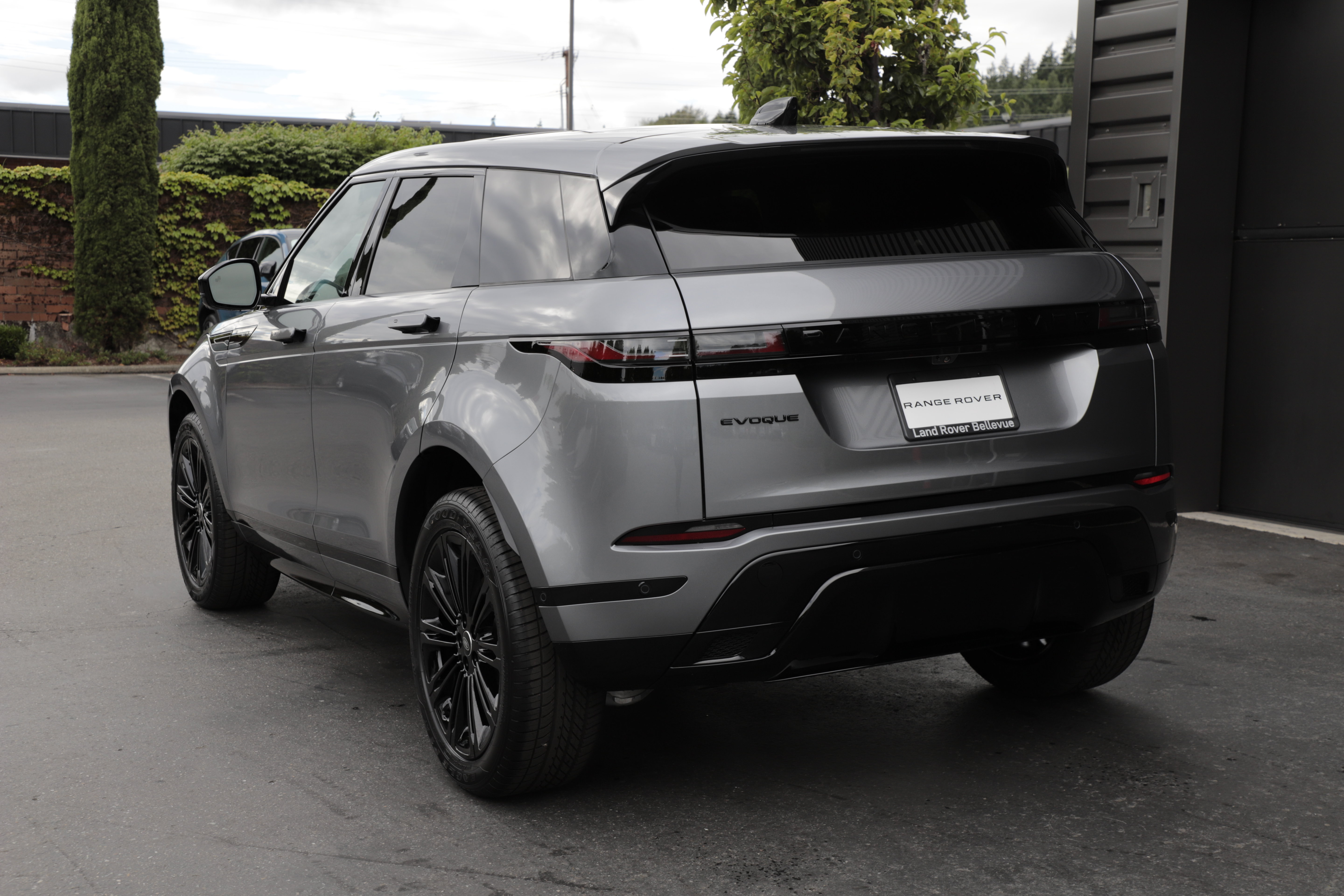 New 2026 Land Rover Range Rover Evoque Dynamic SE AWD/4WD image 6