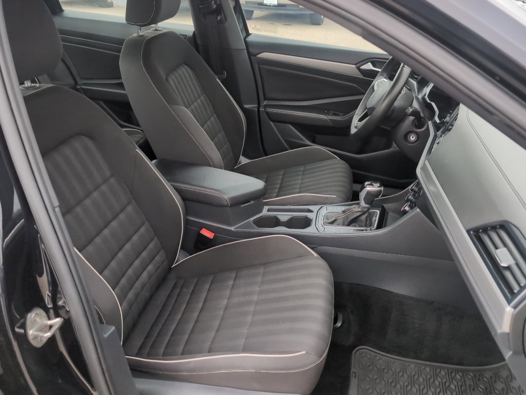 Used 2024 Volkswagen Jetta Sport FWD image 20