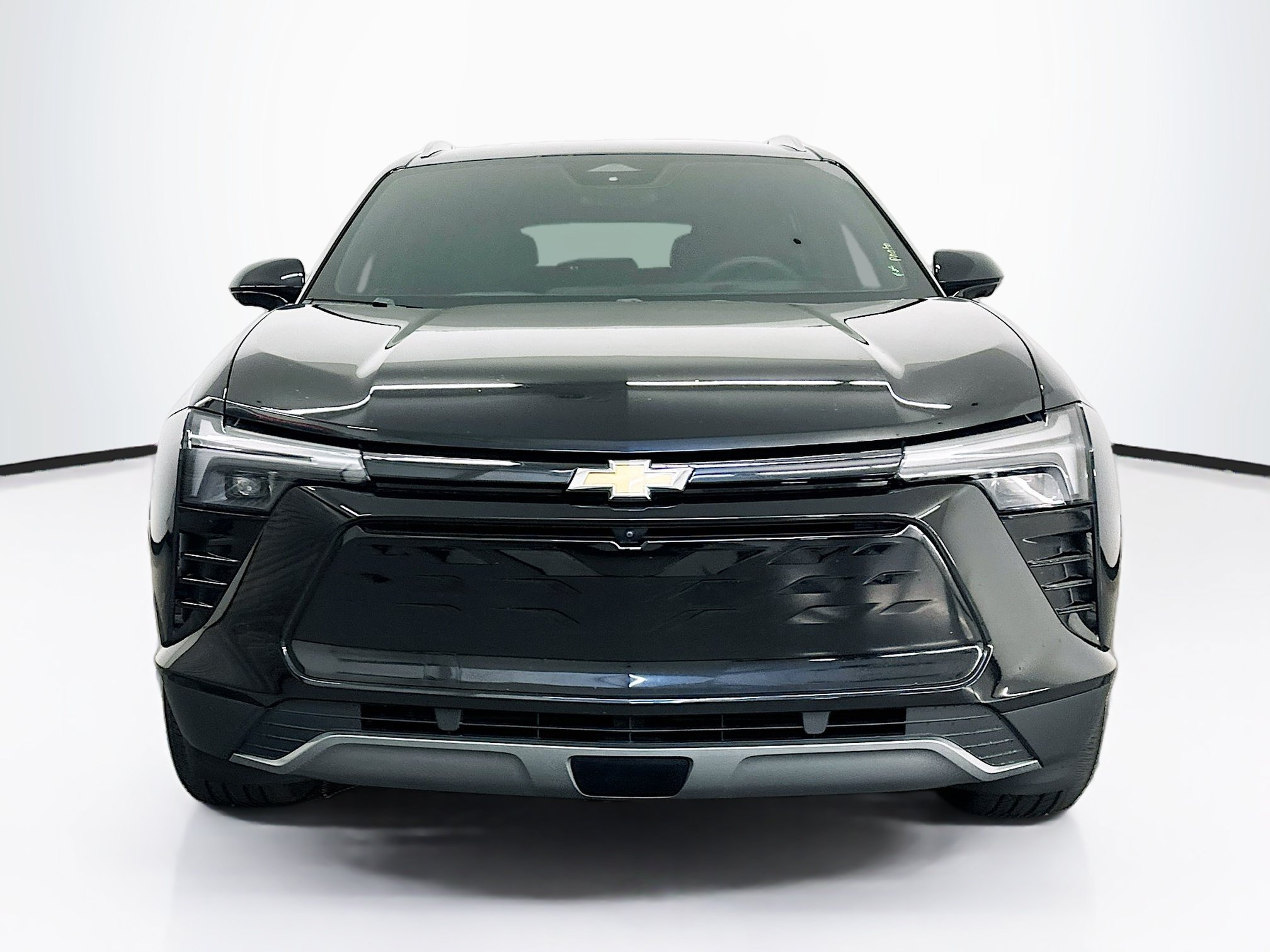 Used 2024 Chevrolet Blazer EV LT AWD/4WD image 2