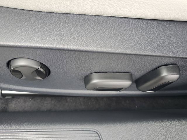 New 2026 Volkswagen Jetta SE FWD image 18