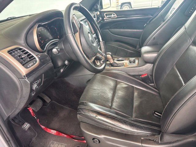 Used 2017 Jeep Grand Cherokee Overland w/ Jeep Active Safety Group AWD/4WD image 16