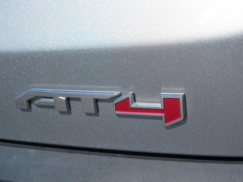 Used 2023 GMC Acadia AT4 w/ Technology Package AWD/4WD image 4