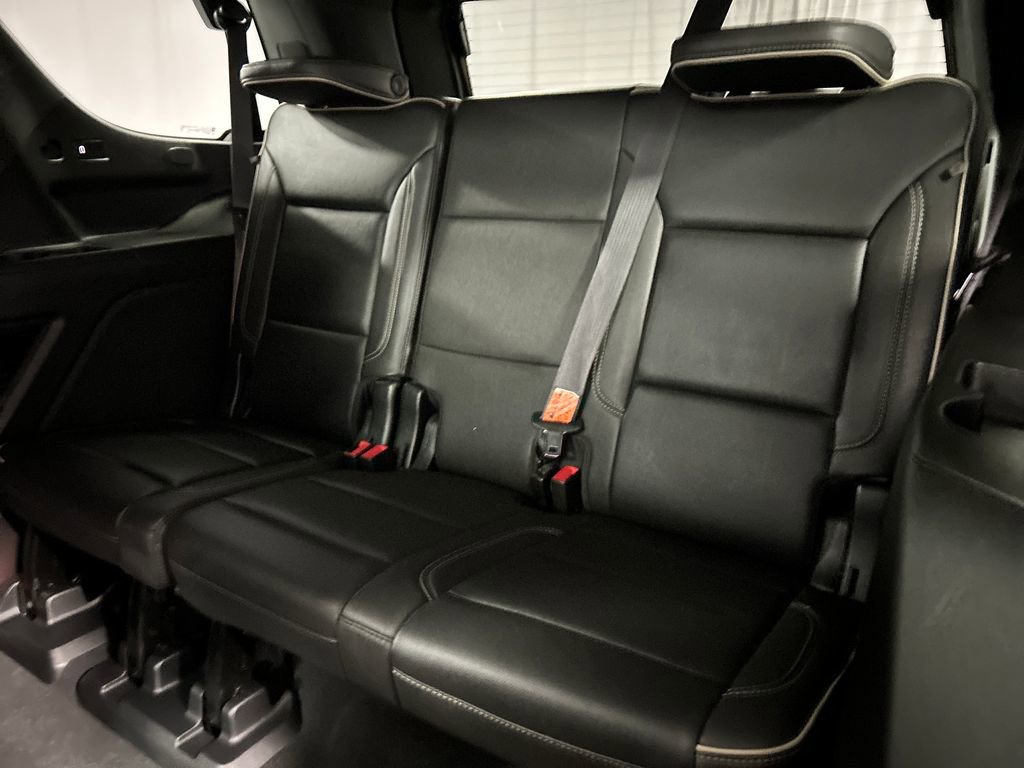 Used 2023 GMC Yukon SLT image 25