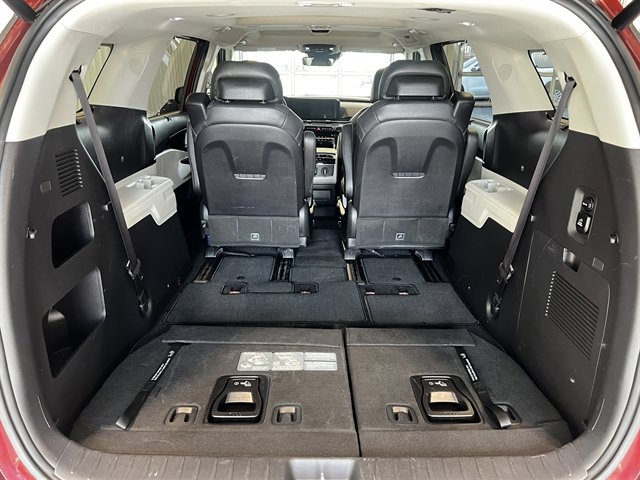 Used 2024 Kia Carnival SX Prestige image 23