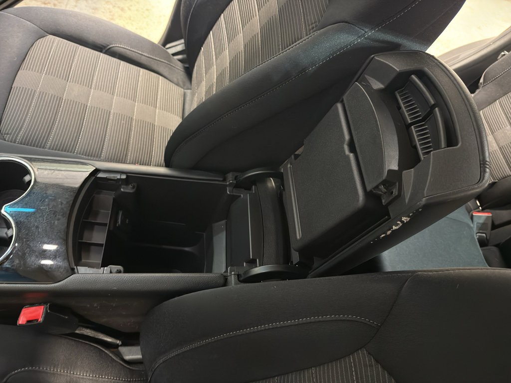 Used 2017 Ford Edge SEL AWD/4WD image 19