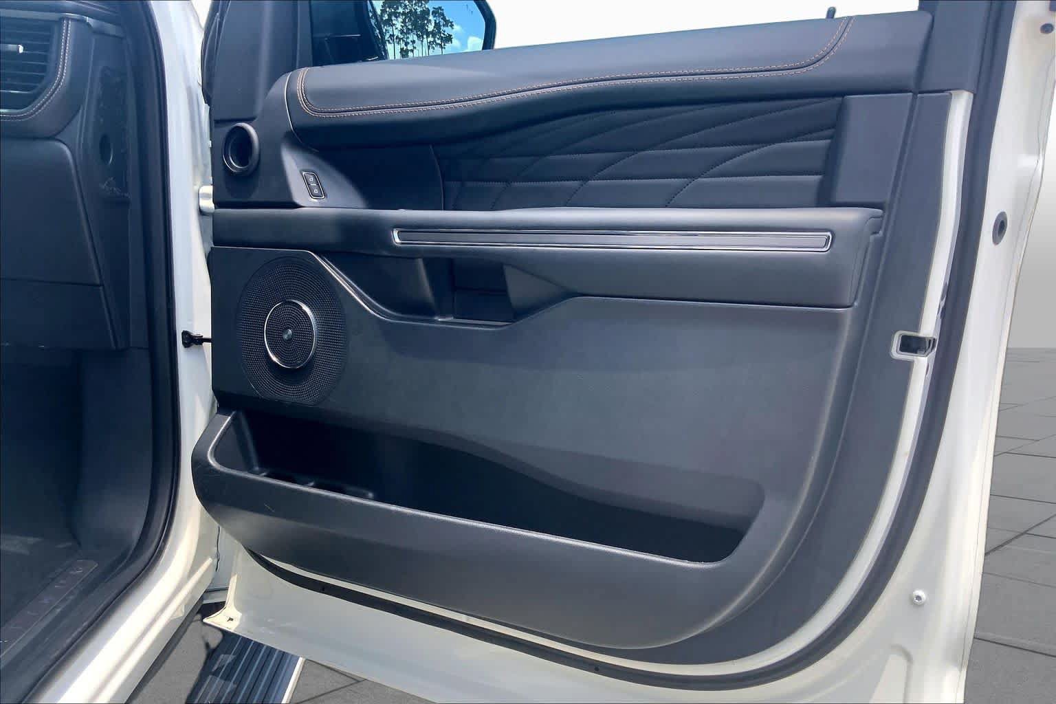 Used 2024 Ford Expedition Platinum RWD image 22