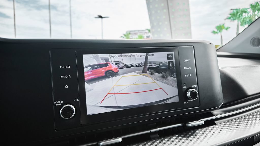Used 2022 Kia Carnival LX FWD image 29