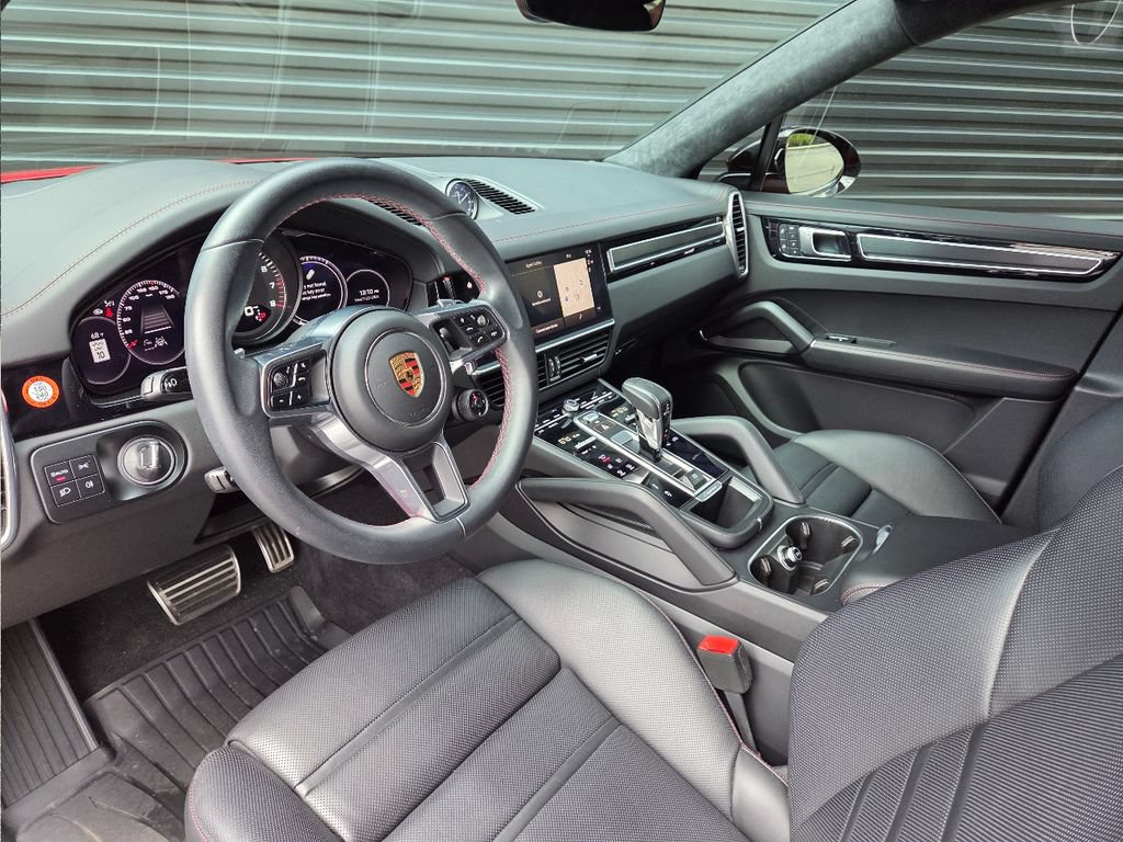 Certified 2023 Porsche Cayenne GTS AWD/4WD image 4