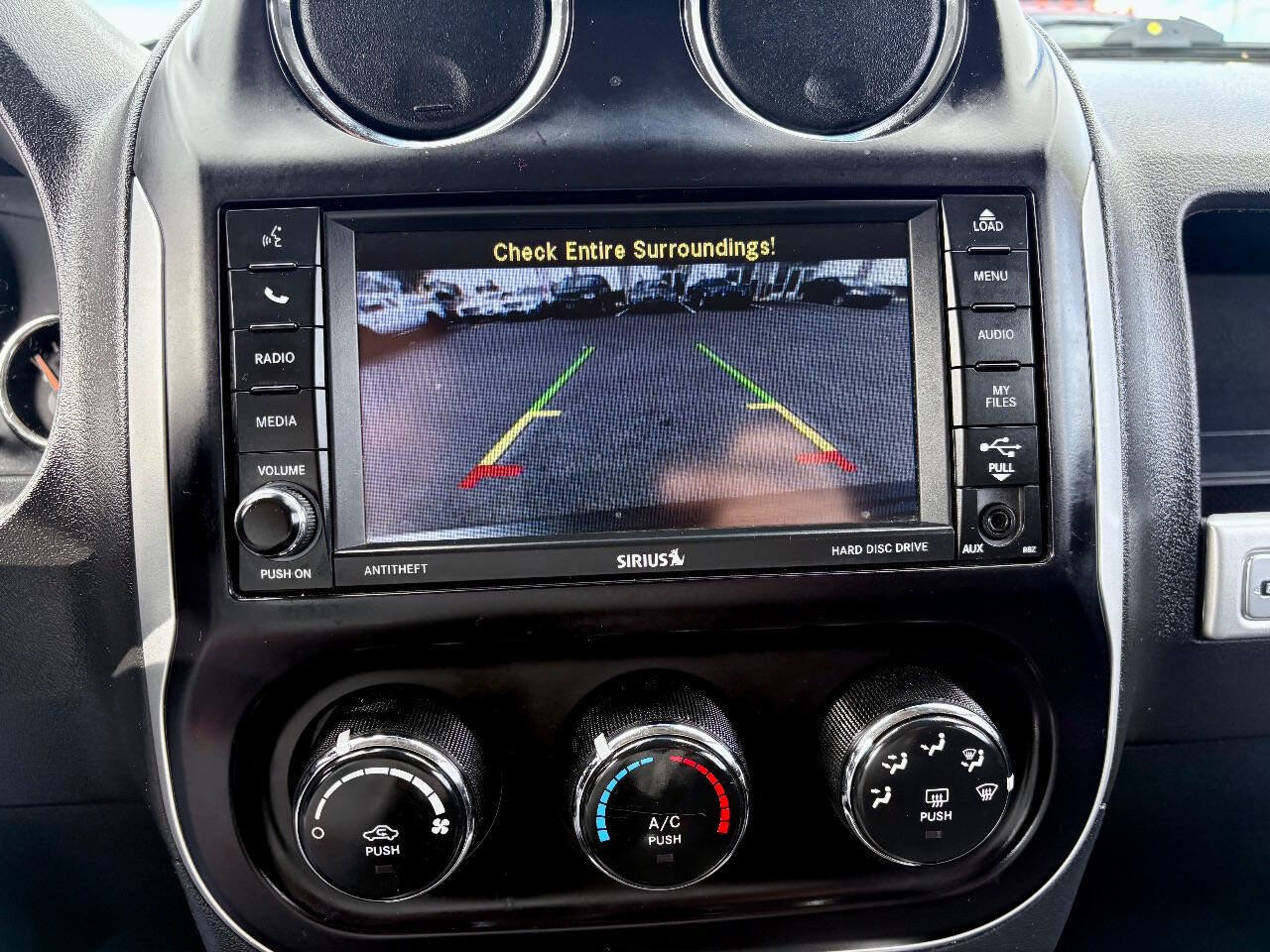Used 2014 Jeep Compass Latitude FWD image 16