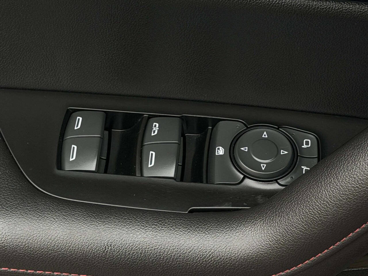Used 2022 Chevrolet Blazer RS w/ Enhanced Convenience Package FWD image 17