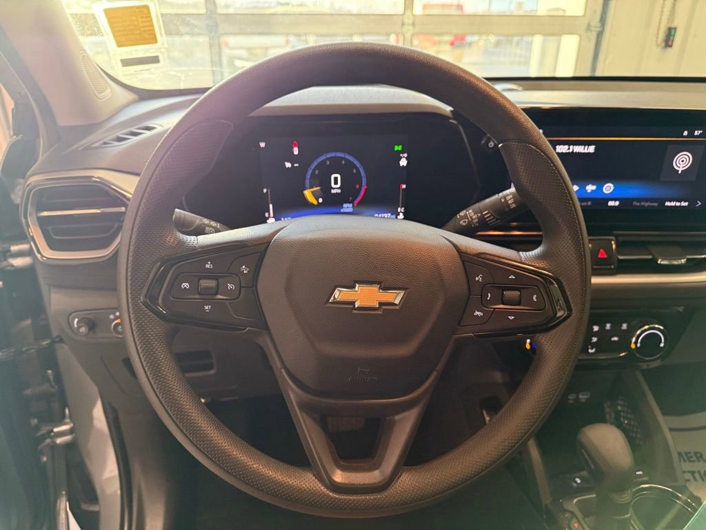 Used 2025 Chevrolet TrailBlazer LT image 24