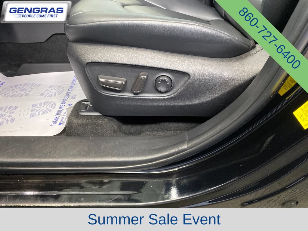 Used 2023 Toyota Highlander XLE AWD/4WD image 15