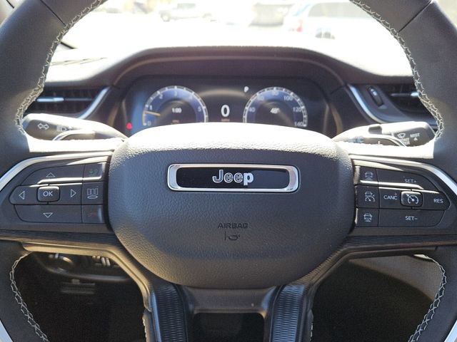 Used 2025 Jeep Grand Cherokee Laredo X image 21