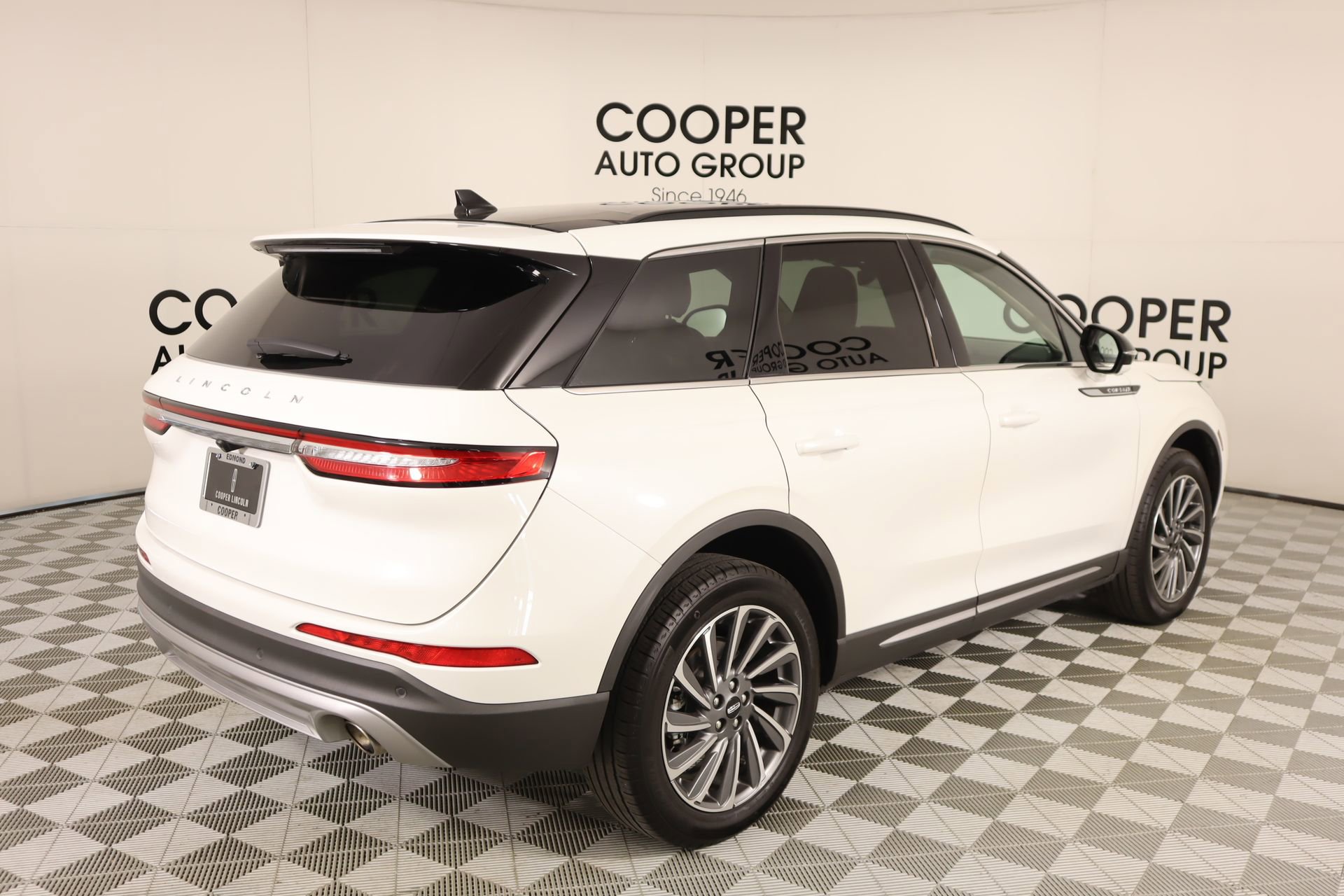 Used 2025 Lincoln Corsair Reserve image 22