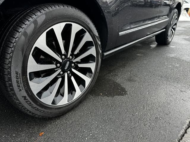 Used 2024 Lincoln Navigator Reserve image 12