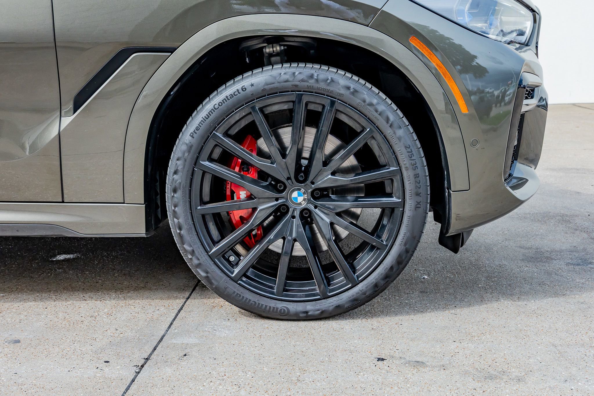 Used 2022 BMW X6 M50i w/ Executive Package AWD/4WD image 11