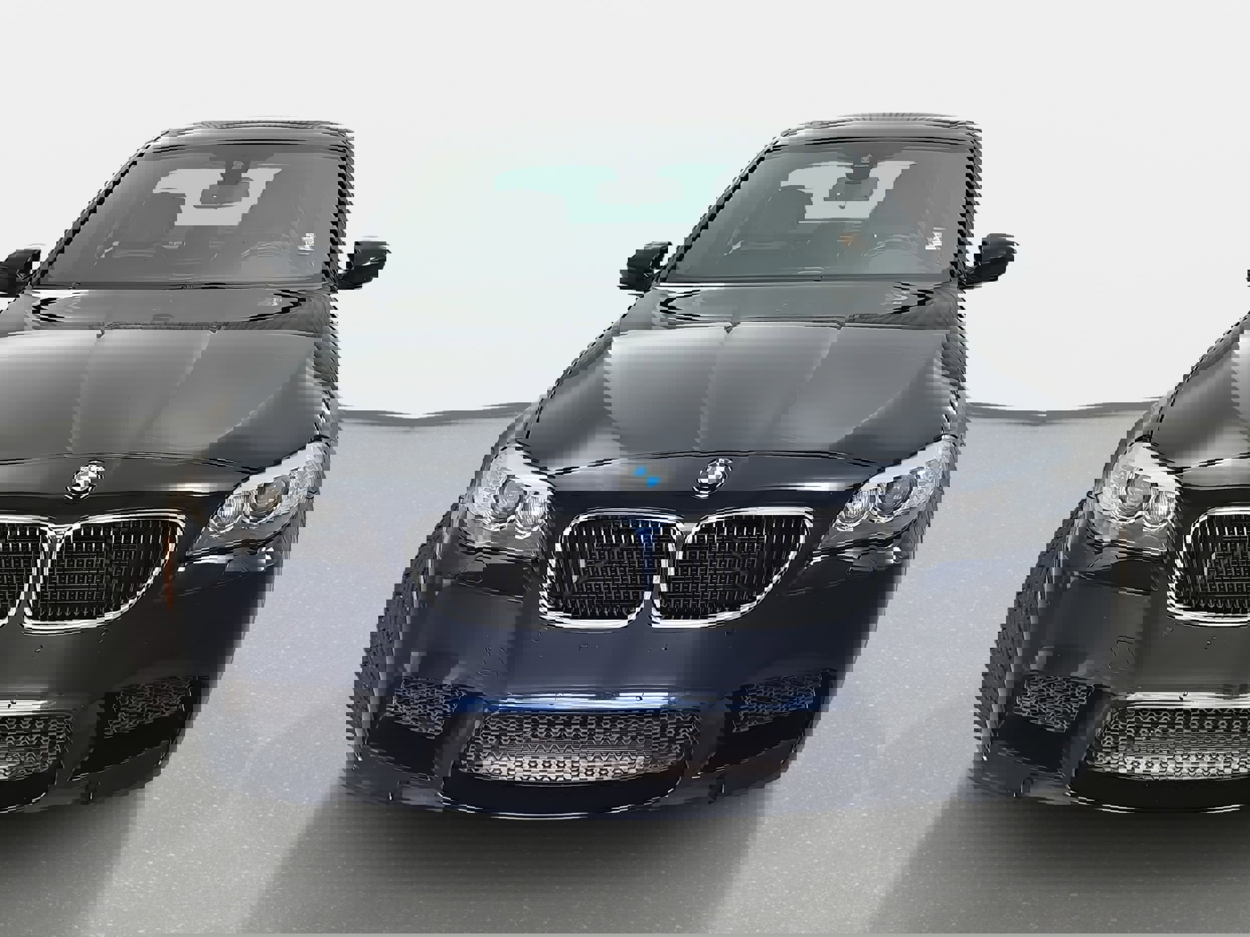 Used 2013 BMW M5 image 2