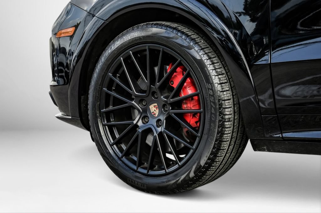 Used 2022 Porsche Cayenne GTS AWD/4WD image 67