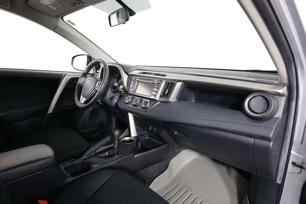 Used 2015 Toyota RAV4 LE AWD/4WD image 24