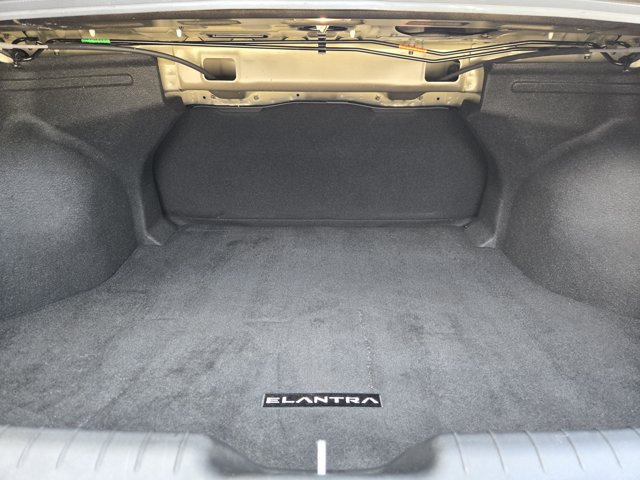 Certified 2025 Hyundai Elantra Hybrid FWD image 31