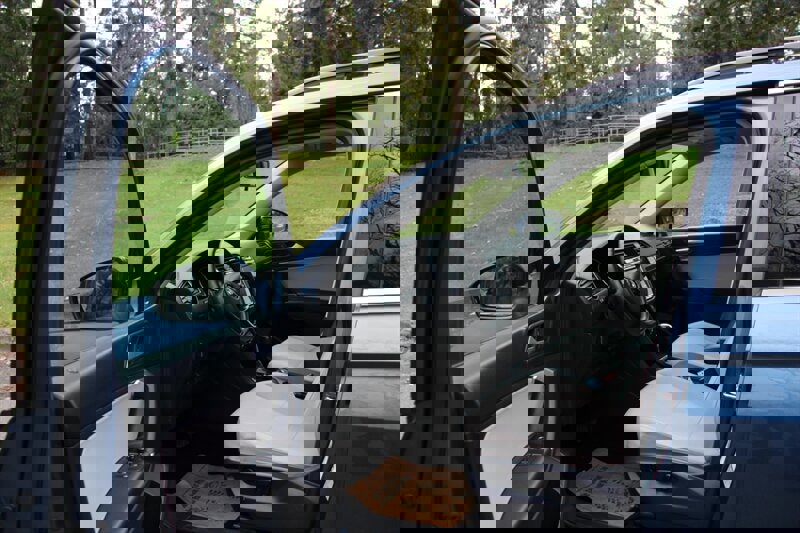 Used 2020 Volkswagen Tiguan SE w/ Panoramic Sunroof Package image 5