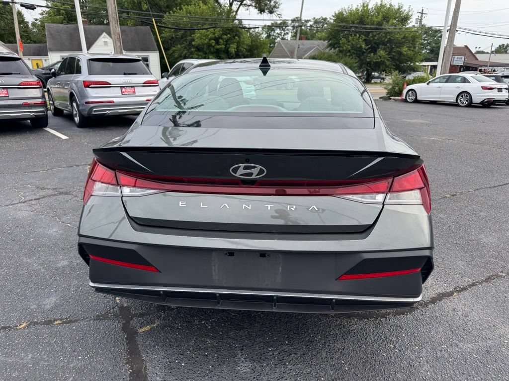Used 2026 Hyundai Elantra Sport FWD image 7