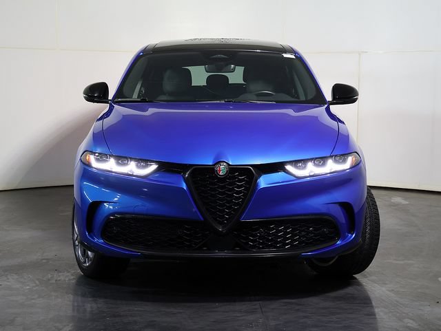 Used 2024 Alfa Romeo Tonale Ti w/ Premium Interior Package AWD/4WD image 9