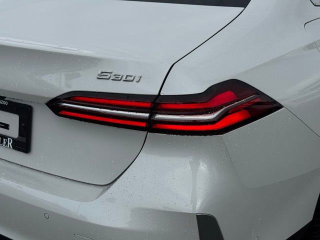 New 2026 BMW 530i xDrive w/ Premium Package image 6