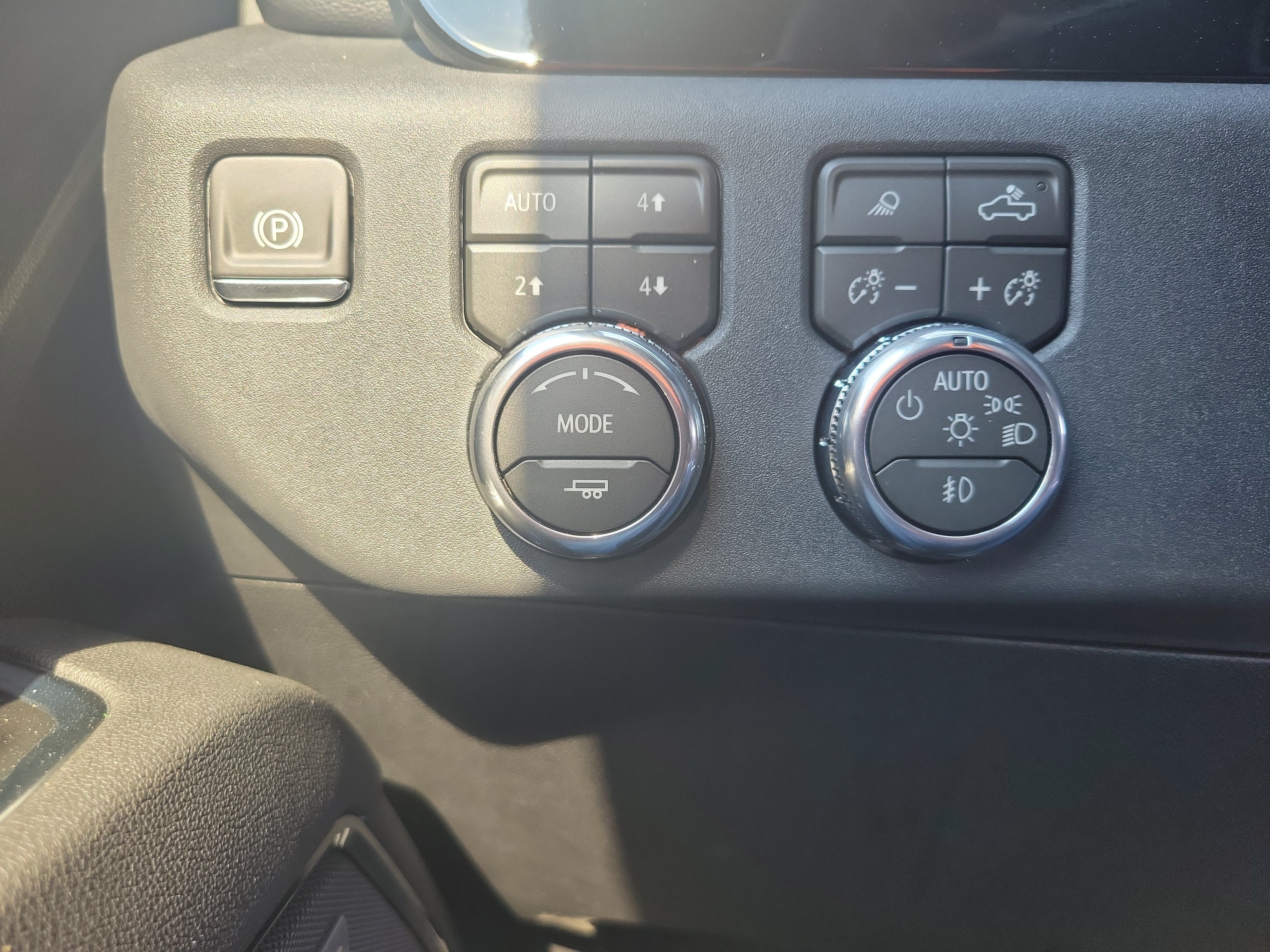 New 2026 GMC Sierra 3500 SLT w/ SLT Convenience Package AWD/4WD image 30