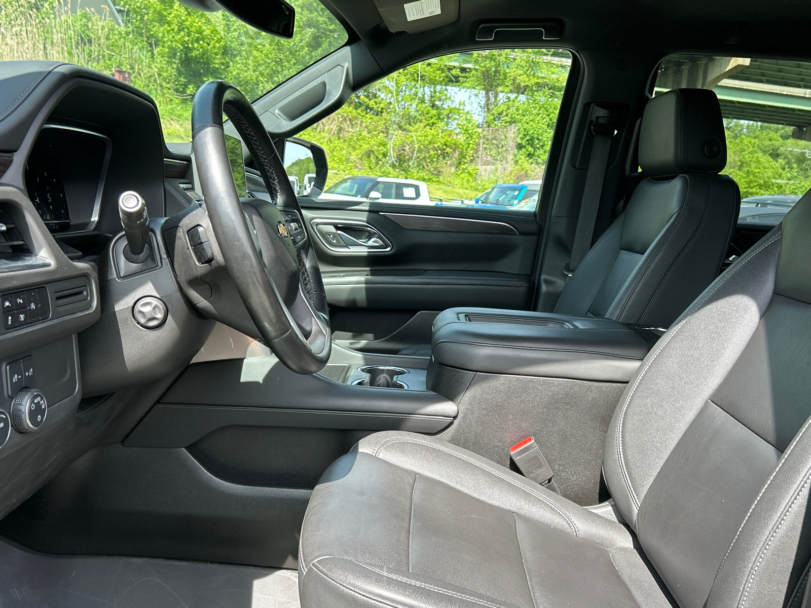 Used 2023 Chevrolet Tahoe LT w/ Luxury Package AWD/4WD image 8