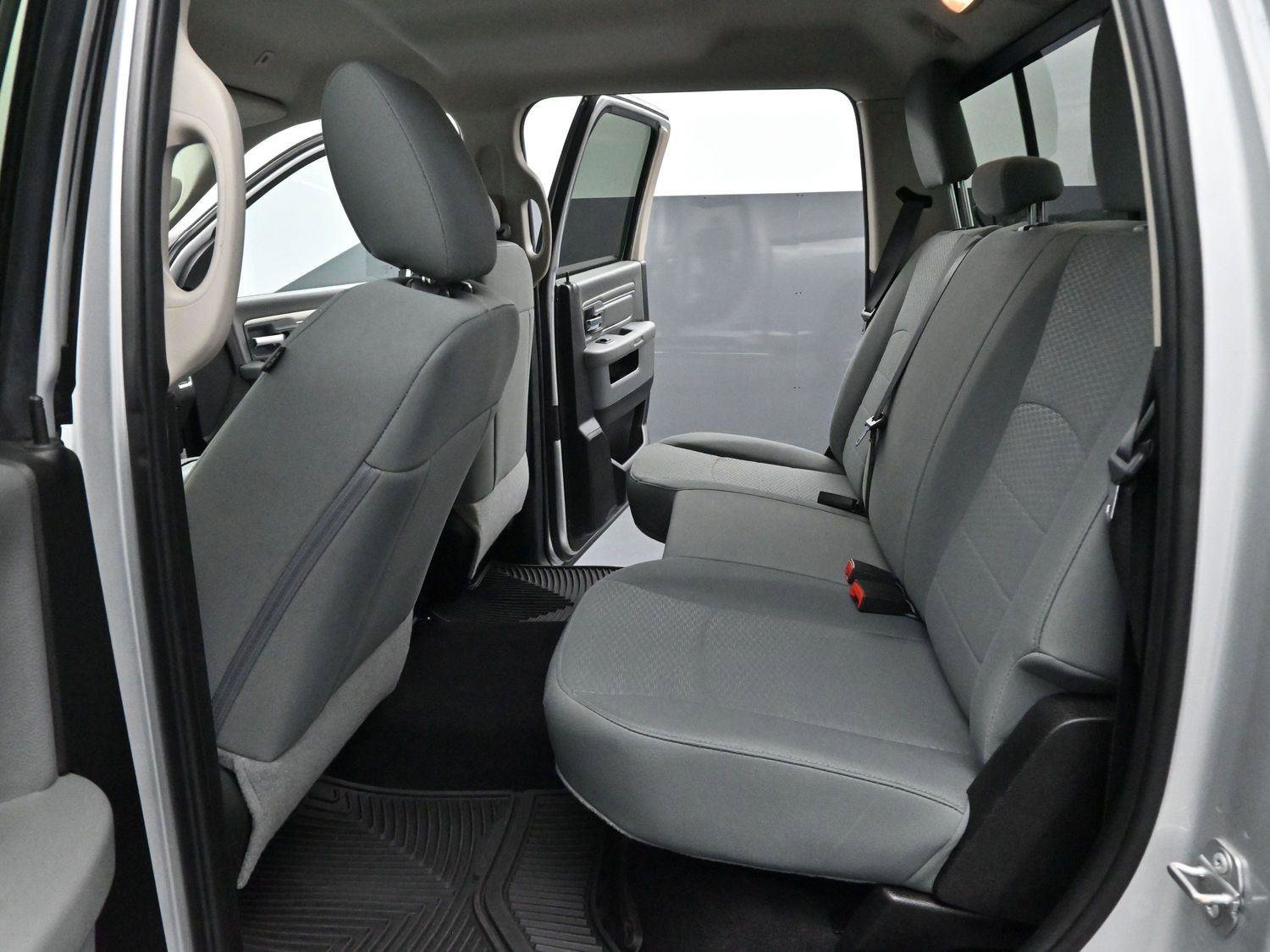 Used 2018 RAM 2500 SLT image 28