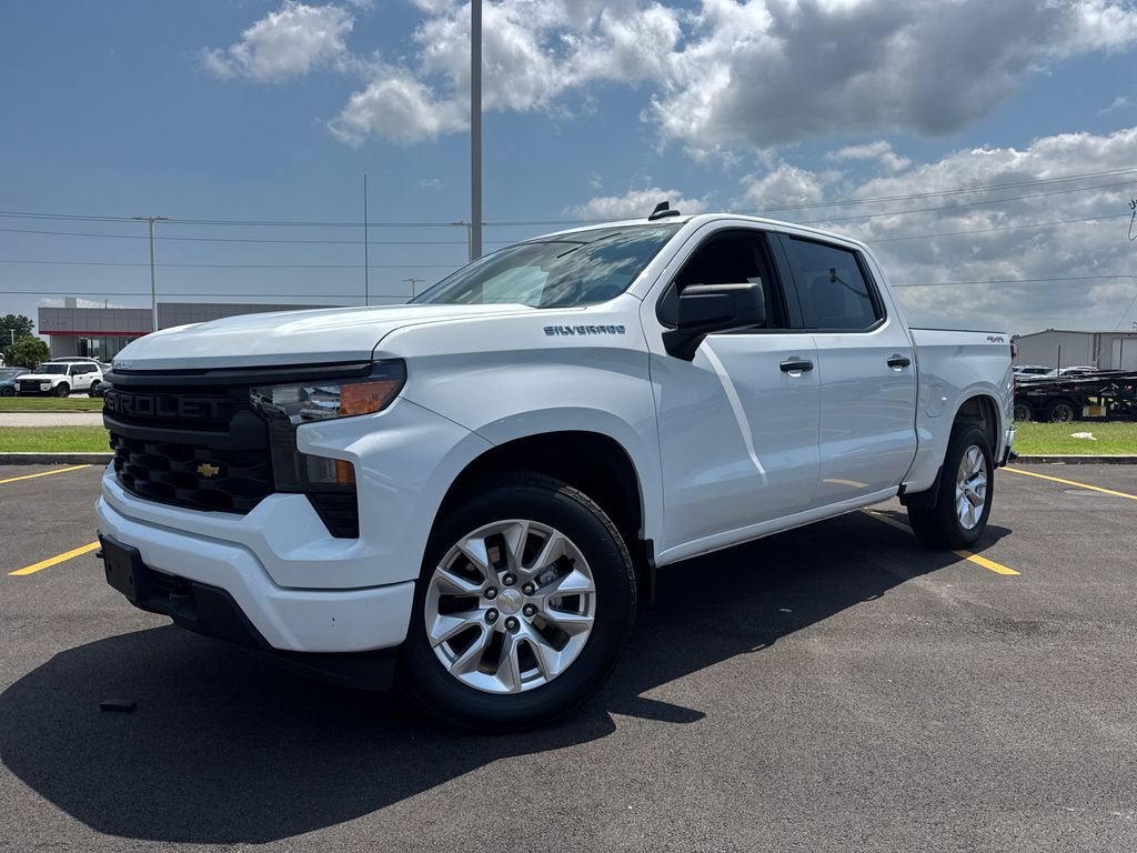 Used 2024 Chevrolet Silverado 1500 Custom AWD/4WD image 1