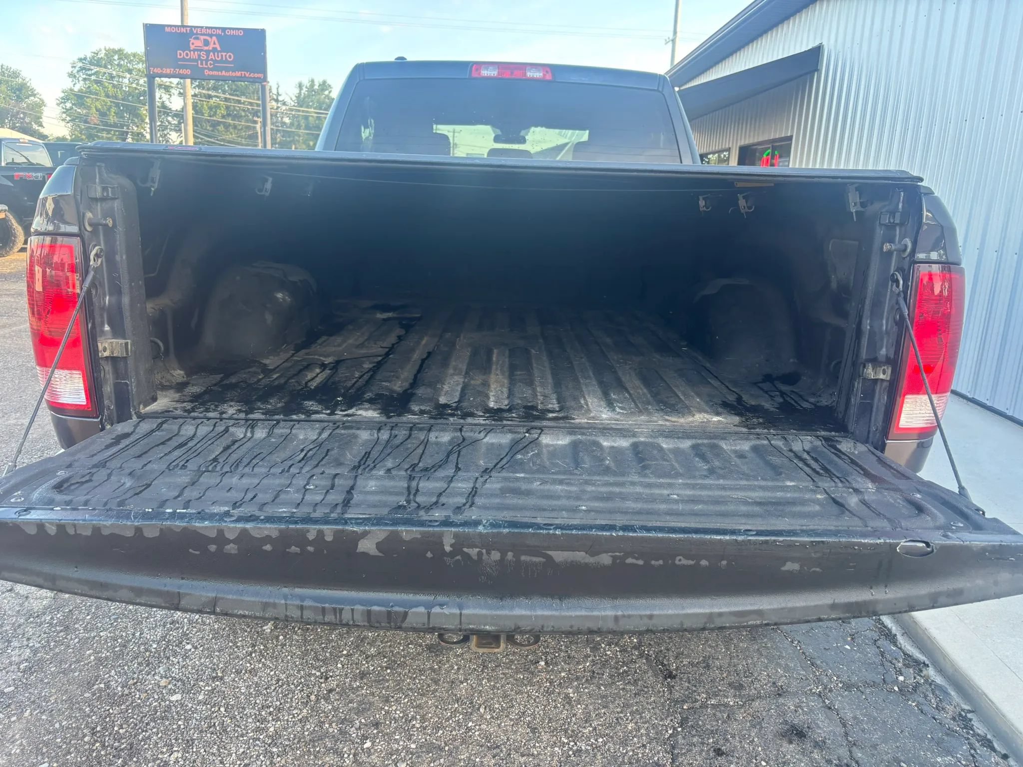 Used 2017 RAM 1500 ST w/ SXT Appearance Group AWD/4WD image 6