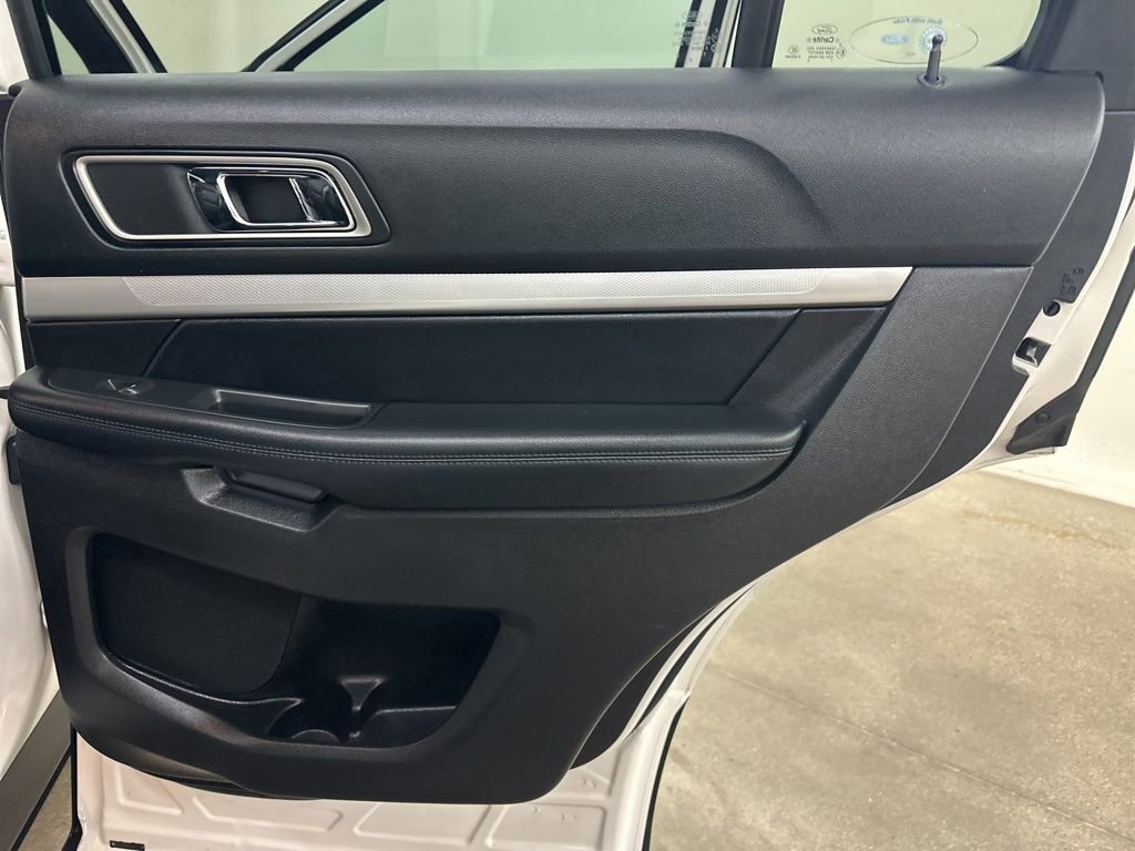 Used 2017 Ford Explorer XLT w/ Equipment Group 202A image 23