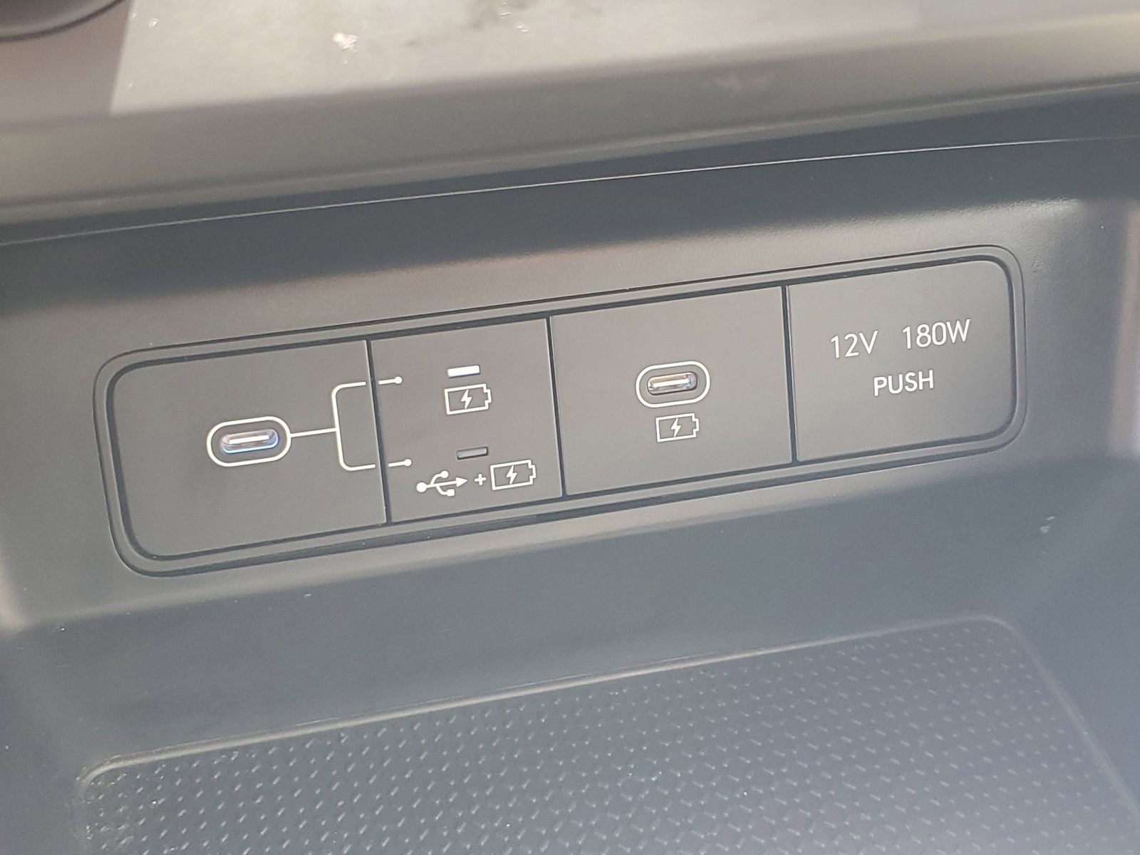 Used 2025 Hyundai Tucson SE FWD image 24