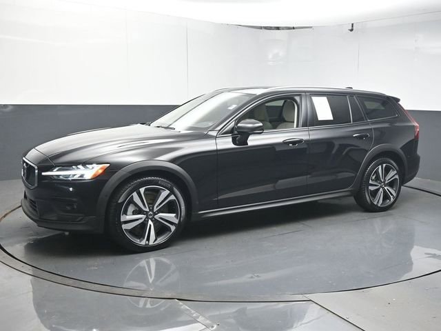 Used 2024 Volvo V60 B5 Cross Country Plus image 4