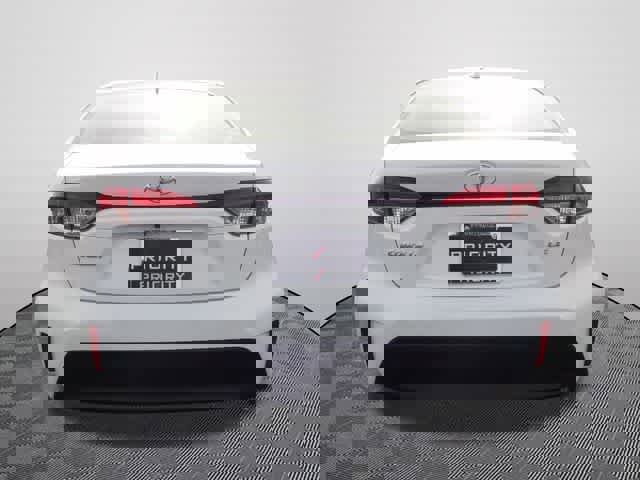 Used 2024 Toyota Corolla LE image 3
