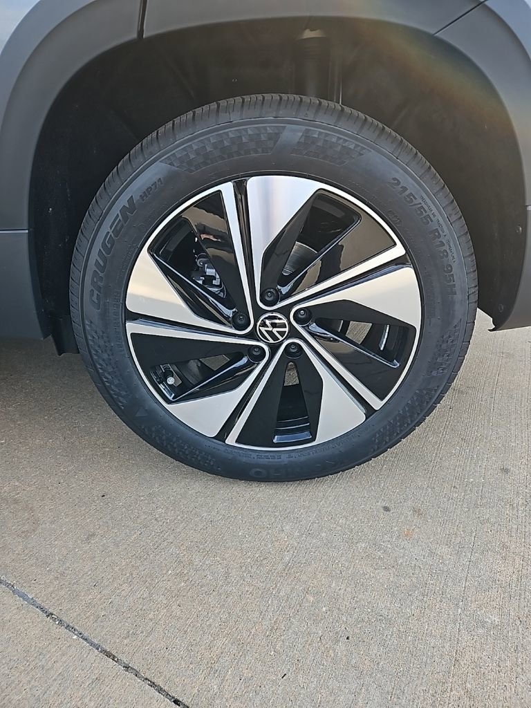 New 2026 Volkswagen Taos SE AWD/4WD image 9