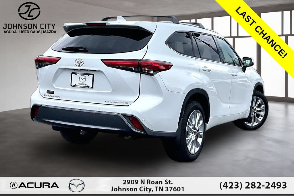 Used 2022 Toyota Highlander Limited AWD/4WD image 2