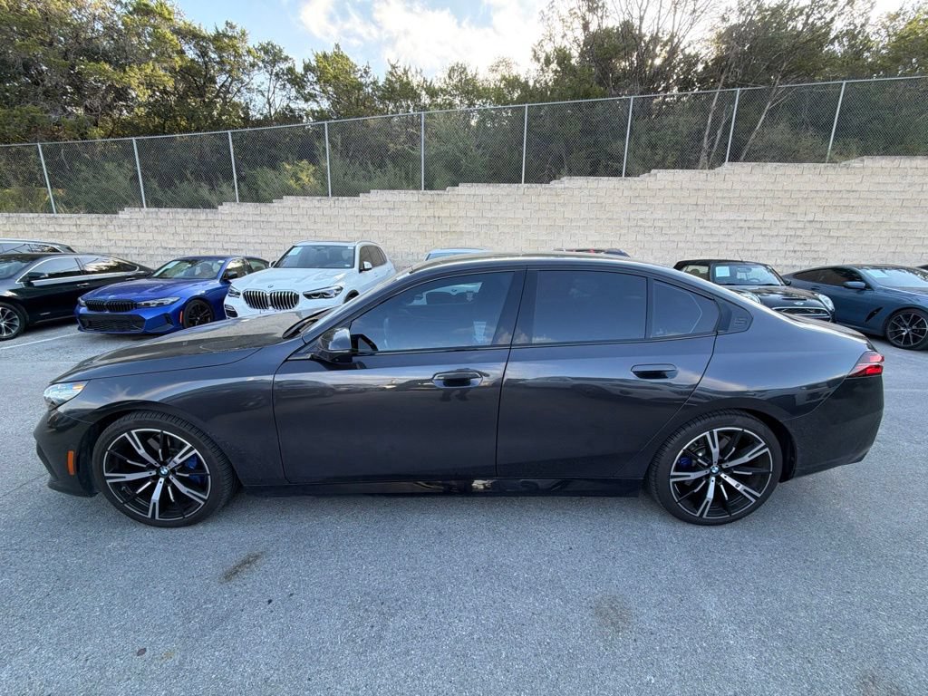 Certified 2025 BMW 540i xDrive w/ M Sport Package AWD/4WD image 2