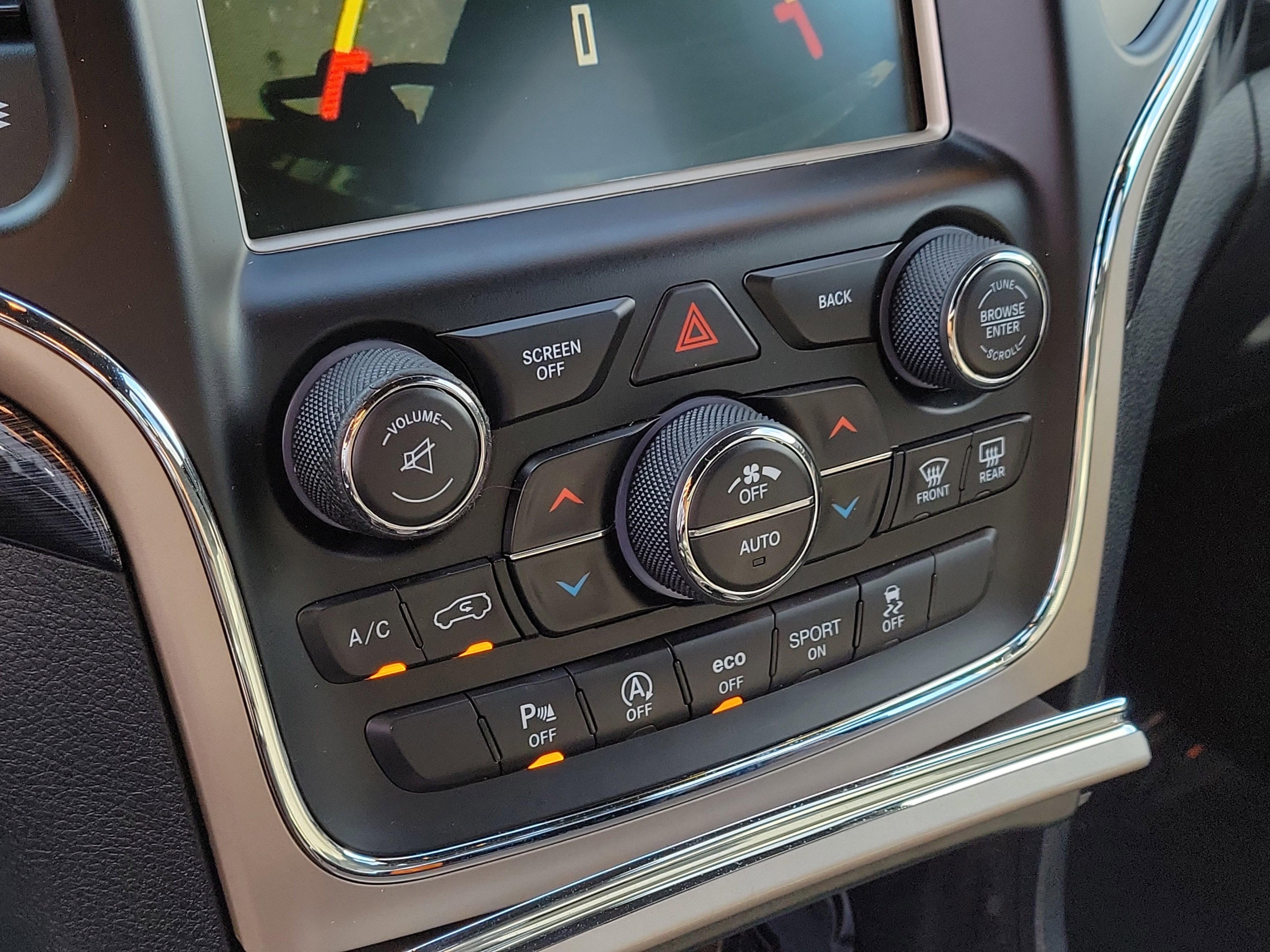 Used 2017 Jeep Grand Cherokee Laredo image 24