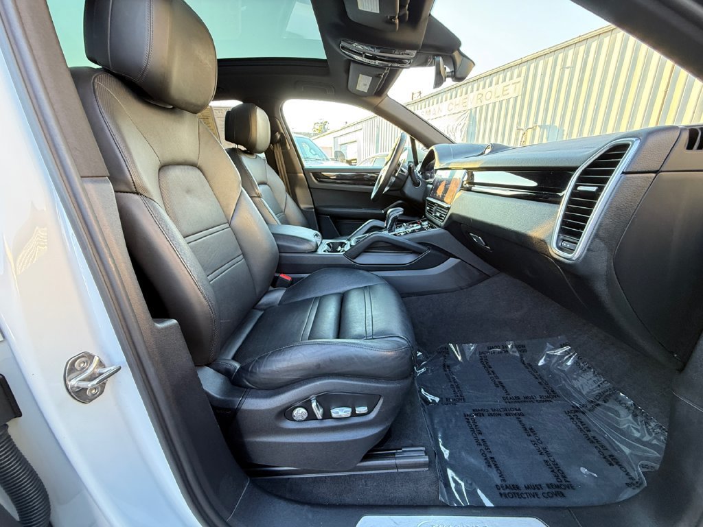 Used 2020 Porsche Cayenne AWD/4WD image 27