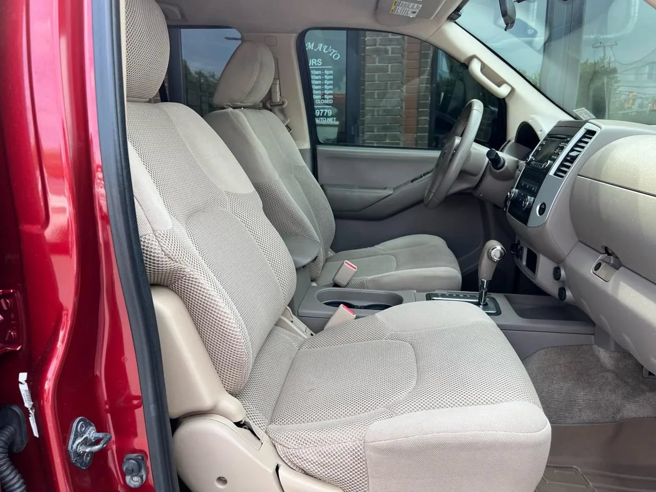 Used 2013 Nissan Frontier SV AWD/4WD image 20