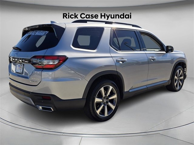 Used 2023 Honda Pilot Touring image 7