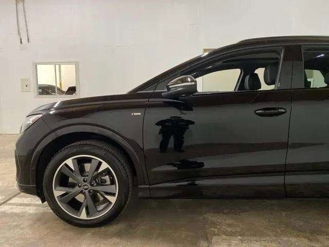 Used 2024 Audi Q4 e-tron Premium Plus w/ Premium Plus image 98