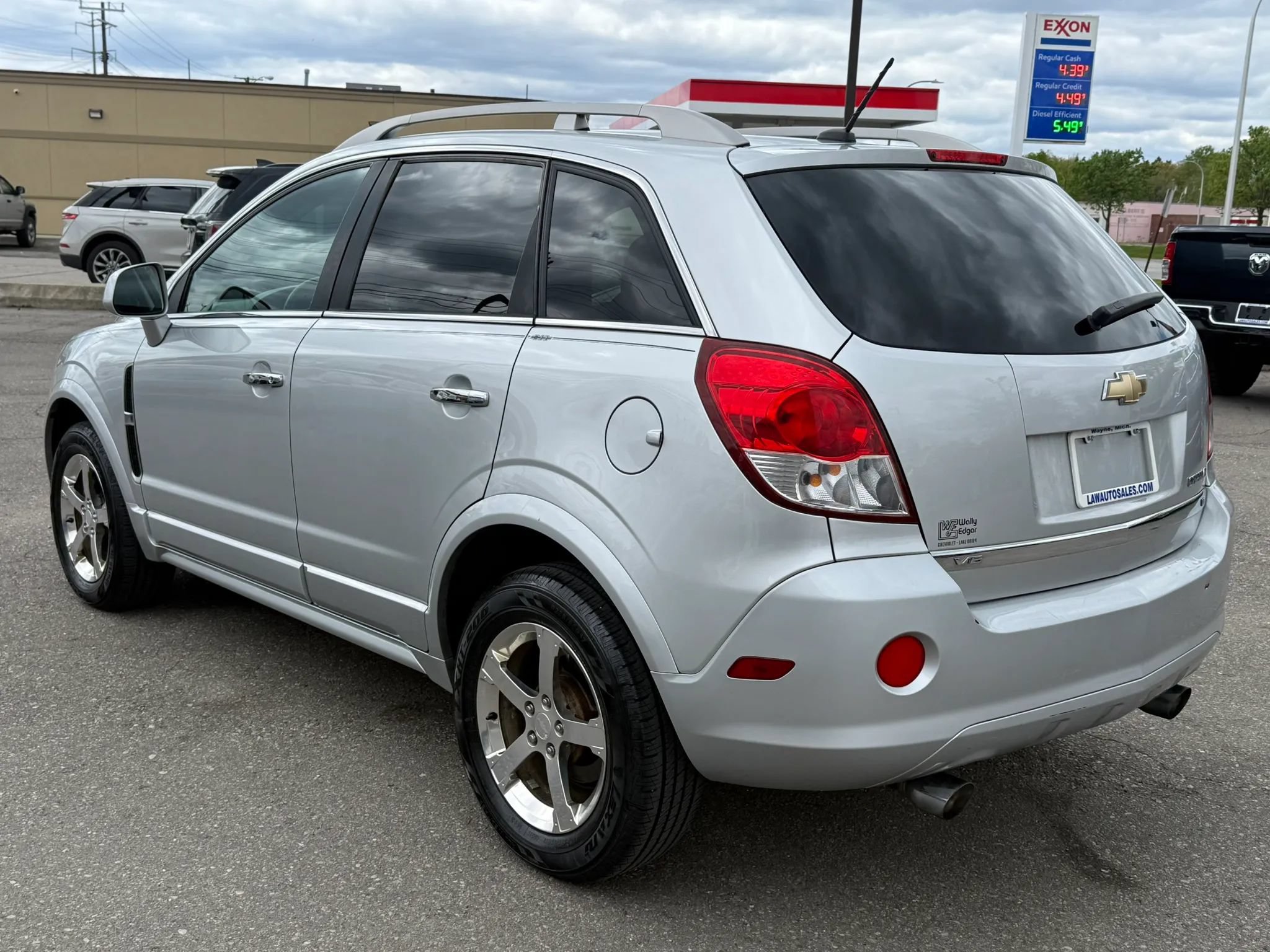 Used 2012 Chevrolet Captiva Sport LT FWD image 7